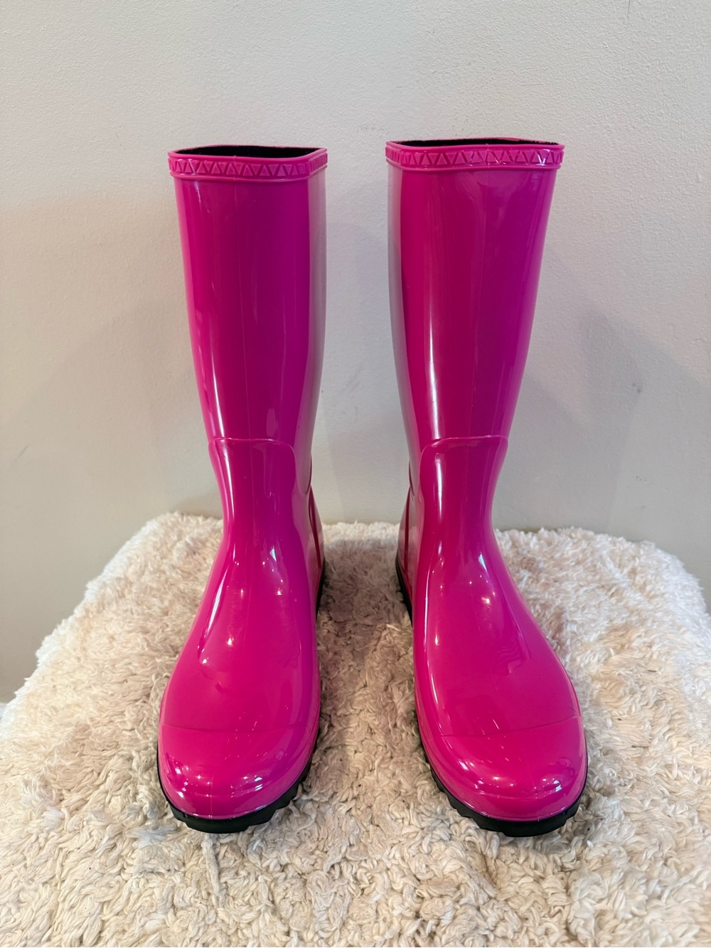UGG Shaye Rain Boots Bright Pink Size 11